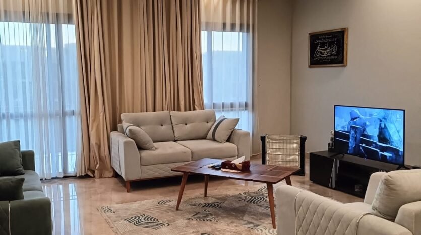 For Rent APARTMENT in the courtyard SODIC
